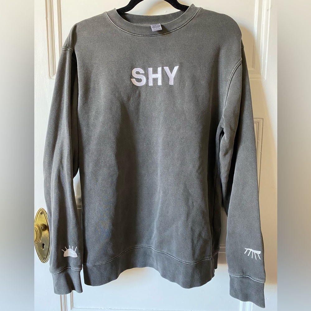 🌻SHY Crewneck Sweatshirt